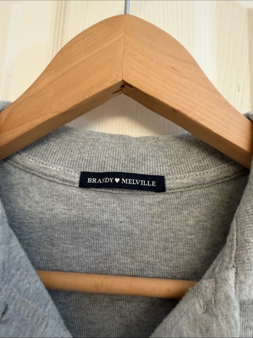 Brandy Melville Grey Short Sleeve Button Collar Top one size - Picture 3 of 6